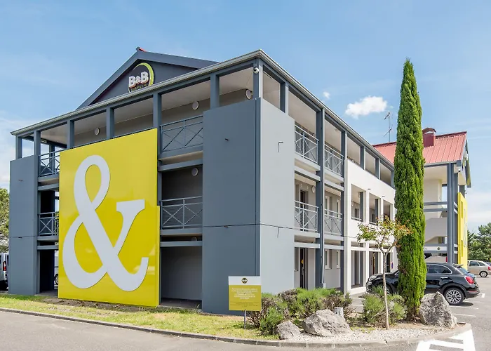 Отель Bordeaux De Мериньяк